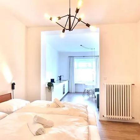 Rosa With Parking Historic Center Apartment Merano