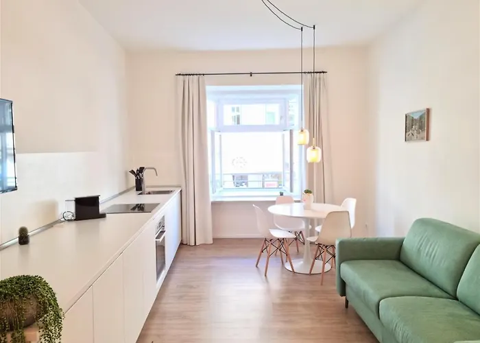 Rosa With Parking Historic Center Apartment Merano