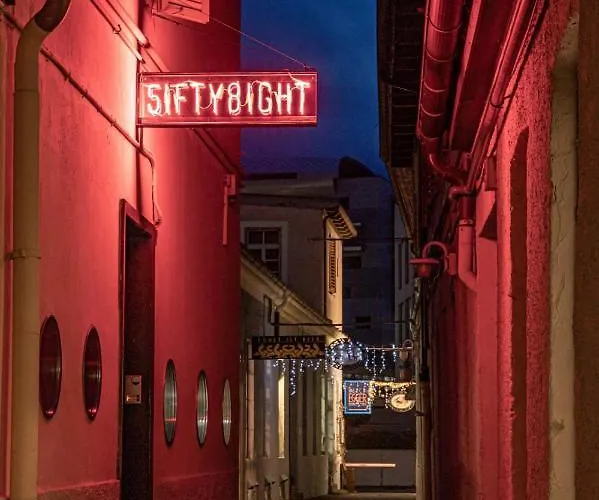 Rosa With Parking Historic Center Daire Merano